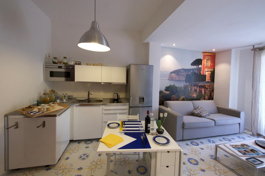 Sorrento Central Flat Quarto foto